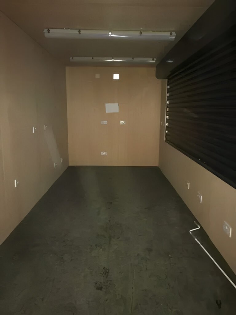 20ft x 8ft Cladded Food/Drink Outlet shipping container - Image 3