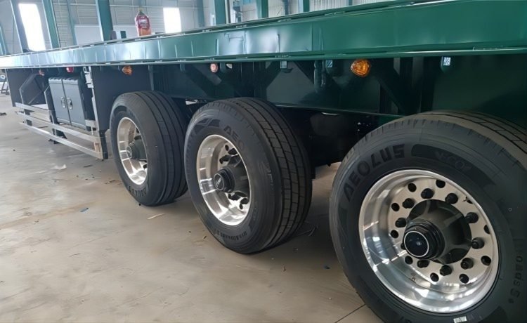 3 Axle Flatbed Trailer with Air Suspension - Image 4
