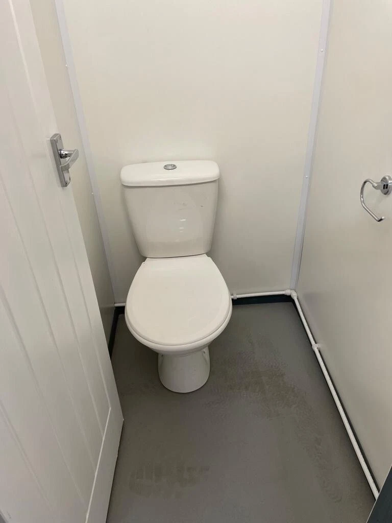20ft x 8ft Shipping Container Toilet Block - Reading - Image 7