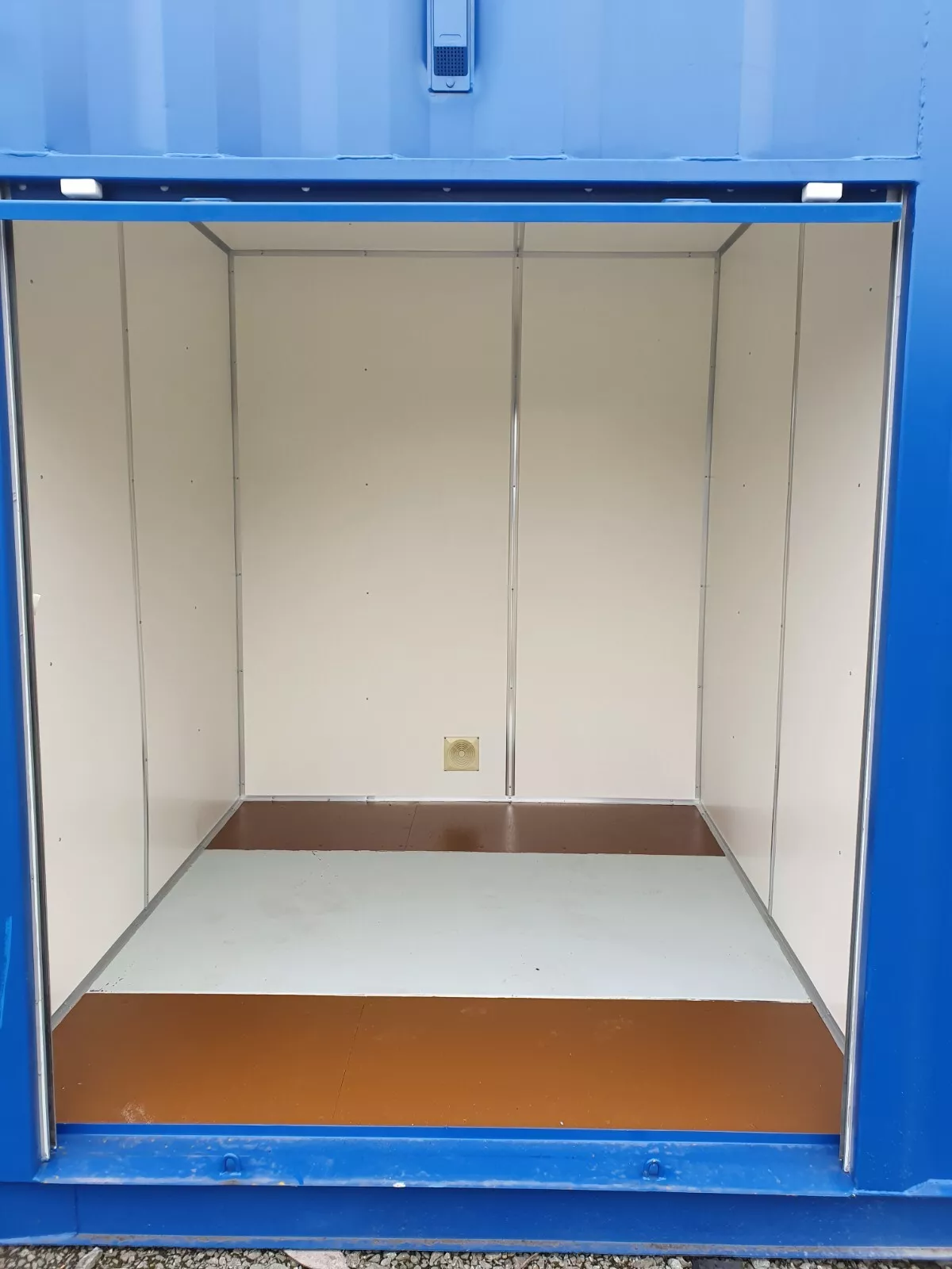 40ft Containers as Self Storage Rooms - Insulated - Ply Lined - Premium - Image 2